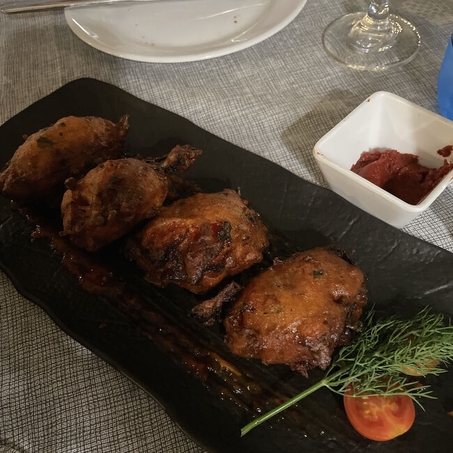 前菜で注文したトマトのフリット。<br />フリットといってもトマトがそのまま揚げられているのではなく、さつま揚げみたいな感じで生地に練り込まれていました。<br />これもすごく美味しかったです。