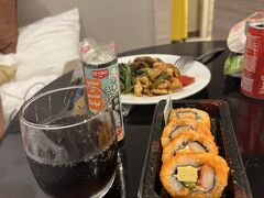 Adelphi Suites Bangkok

01月01日（水）　　20:45

疲れたのでコンビニで購入したカリフォルニア巻きと

