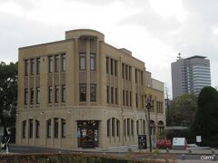 広島市平和記念公園レストハウス。