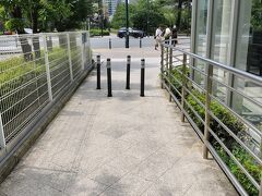 武蔵小杉線路沿いから大通りへ