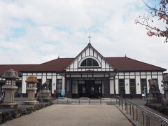 JRの「琴平」駅にやって来ました。
「琴電琴平」駅からは、徒歩数分の距離です。

券売機で、「松江」までの乗車券と特急券を購入。

国内旅行は、勝手が分かっているから楽です。