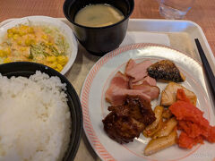 始まりはAZホテル、和白店さんの朝食バイキングから。
昨晩は深夜３時にホテルに帰ってきたのに、不思議と朝は起きれました。
土地の物である明太子は嬉しい限りです。