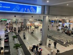 到着。入国審査は４０分くらいかかりました。
１時間以上かかるとも言われるのでこんなもんなのかな。
