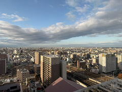 さて、2度目の朝を迎えて。
今日もお天気が良さそうね。旅はお天気に恵まれると気分が全然違うよねー。