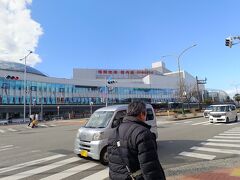 https://www.nishinippon.co.jp/item/n/1308056/
糸島付近で日帰り温泉に行く予定も次回に延期。
　どこにも立ち寄ることができませんでしたが
peachのチェックイン時間に福岡空港に着きました。