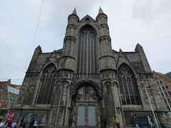 ゲントの街を散策。
聖ニコラス教会は入場できないようでした。