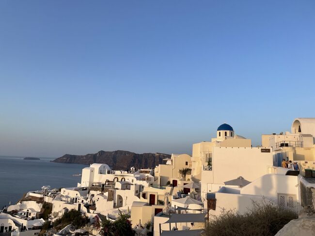 白い建物も朝日に照らされてどんどん色を変えていきます。