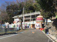 大きめのカフェがある場所に来る。
2023年4月以来2回目。