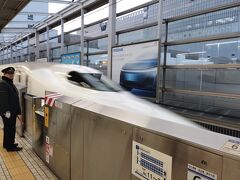 お土産を物色し、
17:08　ひかり516号