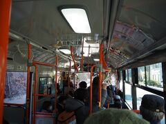 折り返し浦賀駅ゆきとなるバスに乗車
途中で立ち客も多いくらいの盛況
平日昼間でも横須賀市内のバスは主に高齢者で混んでる路線が多いです