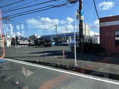 ★12:40
城ケ島→三崎港→三崎口駅へ向かう路線バスは、先ほどのオープンバスとは異なるごく普通のバス。景色も地元とあまり変わらない町の景色で車内も混雑。うーん三浦海岸コースの方が旅気分が味わえるみたいです…