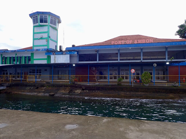 8:40<br />船が港に接岸して、