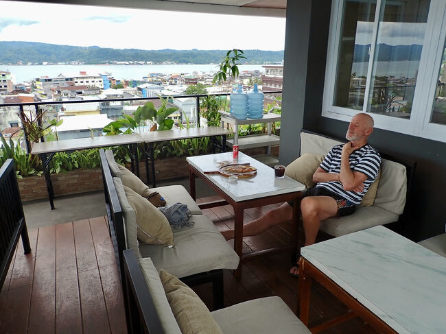 食事を取ります。<br />(掲載許可済み)