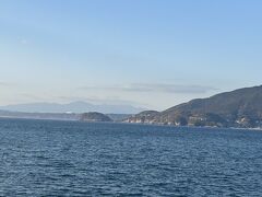 湾が見えてきます。