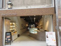 道後の町屋
自家製焼き立てパンや、自家焙煎のコーヒー、地元産食材を使ったメニューにこだわったカフェ。