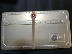 会社のお土産を買いに行きました。
the Roll　エッグロール専門店です。
MTR湾仔駅から5分ぐらいです。

まろんちゃんがネットで調べてくれました。

金缶