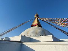 つづいてボーダナートへ。白と金がとてもまぶしい！