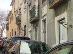 モラエスの生家到着。古びたアパート。