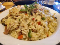 シーフードのリゾットは２人前くらいありました。