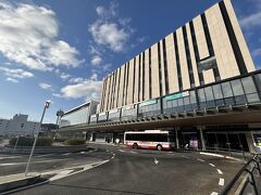 諫早駅は新しい建物なのかな。綺麗。
