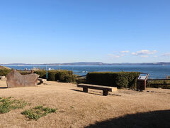 続いて、観音崎公園へ
駐車場がいくつかあって平日無料で、第5駐車場に駐車。
近くの展望園地。