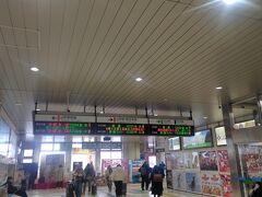 他に観光する事もなく七日町のバス停からベニちゃんバスで山形駅まで戻ってきました。
時間を持て余してるので駅のスタバで少しだけ休憩。山形に来てまでスタバ行ってしまった～