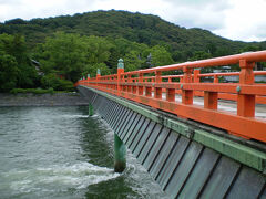 宇治川を渡ります。