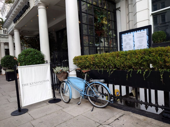 ホテル「ザ・ケンジントン」<br />5つ星ホテルです。