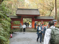 奥宮に到着。写真は奥宮の鳥居。