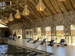 HISでアクイラロッジ宿泊、夕方＆朝ゲームサファリ、往復送迎付きツアーを予約。
アクイラロッジは思いのほかキレイでスパもありました（有料）
昼過ぎに着いて暇なのでスパでまったり