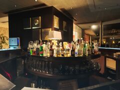 最後のデザートは、BAR「てぃんがーら」で提供されました。