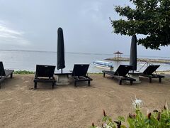 10時前ぐらいから散策開始。道路沿いは繁華街としては大きくないが、お洒落なカフェが多い。そのあとはビーチ沿いをぶらつく。