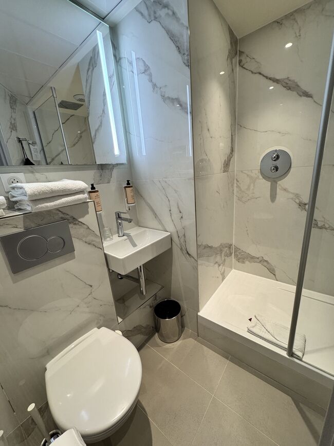 バスタブもリクエストしたがシャワーのみ