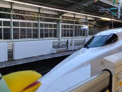 新神戸から8:09発のぞみ273号博多行きに乗り、広島へ向かいます。