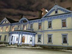 少し、元気になったから散歩。
…と言うのも、地下鉄ドニチカキップ（520円×2）の元を取るため。
連れが元気だったら行く予定だった場所。

「豊平館」