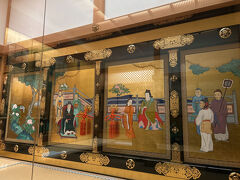 徒歩、バス40分

徳川美術館

大きい、金ピカ、派手なもの
が好きな人はより楽しめると思います。