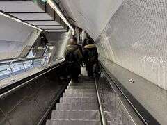 M1へ乗り換え

1週間ナヴィゴの顛末をご報告

1)Bonjor RATPの2段階認証は+33(フランス)の電話番号から電話してその番号に来たショートメールにある4桁番号を入力して本人確認をするというもの
2)ホテルのフロントの女性に状況を話して貴女の携帯番号を使わせてとお願いするが昔のナヴィゴカードを持っているなら駅でチャージ出来るとのアドバイス
3)早速、クリュニーソルボンヌ駅へ窓口ではチャージは出来ないとけんもほろろ
このあとは次の写真に続きます