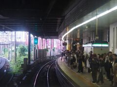 金山駅、今回の乗車で唯一ミュージックホーンを鳴らして駅に進入。13時06分着
名鉄名古屋駅などでは案内放送が聞こえづらくなるなどの理由でミュージックホーン鳴らさない（みたい）です
あの「♪ど～け～よ～　ど～け～よ～」と聞こえるミュージックホーン、良くも悪くも名鉄名物なんですけどね
