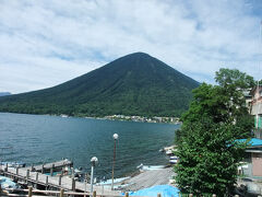 境内からは中禅寺湖全体を眺めることができます。