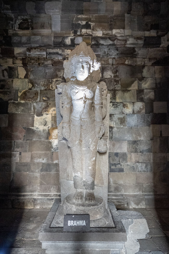 ☆プランバナン寺院（2024/12/21）<br /><br />中にはヒンドゥー教の神ブラフマーの像がありました。