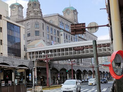 山形屋鹿児島店。とても風格のある立派な建物です。