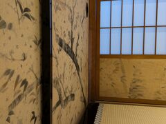 仁和寺、堂本印象の襖絵が続く。