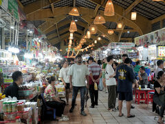 ベンタイン市場です。