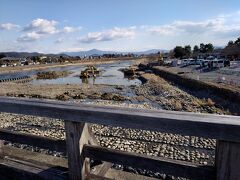 なんか河川敷、工事してました。