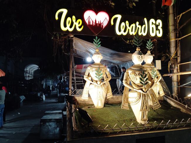 サダルストリートの入口