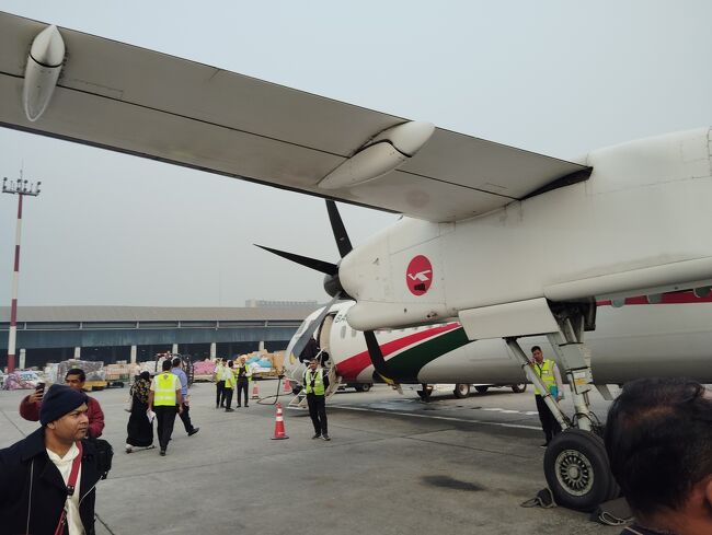 トランジットで乗ったボンバルディアDHC8-Q400。ターボプロップ