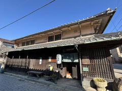 こちらは花井家住宅。
江戸時代に建てられた町家です。
保存されて、いまは地域の様々な活動の拠点にもなっているようです。