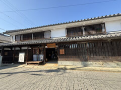 立派な建物でした。