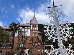 ブラブラ歩いて
異人館街へ
有名な「風見鶏の館」
異人館巡りチケットがあるけど
まあ、外から見るだけで良いかってことで
案内所の勧誘お断りしました～