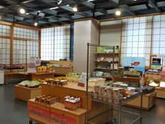伊豆長岡金城館に戻ってきました
こちらはお土産コーナーです